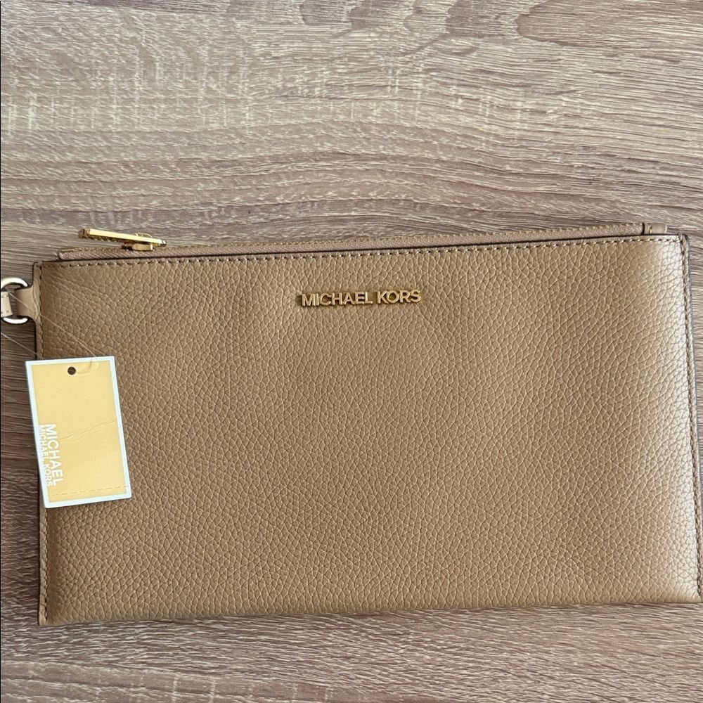 Michael Kors Jet Set Travel Lg Tz Wristlet Camel Leather Wristlet